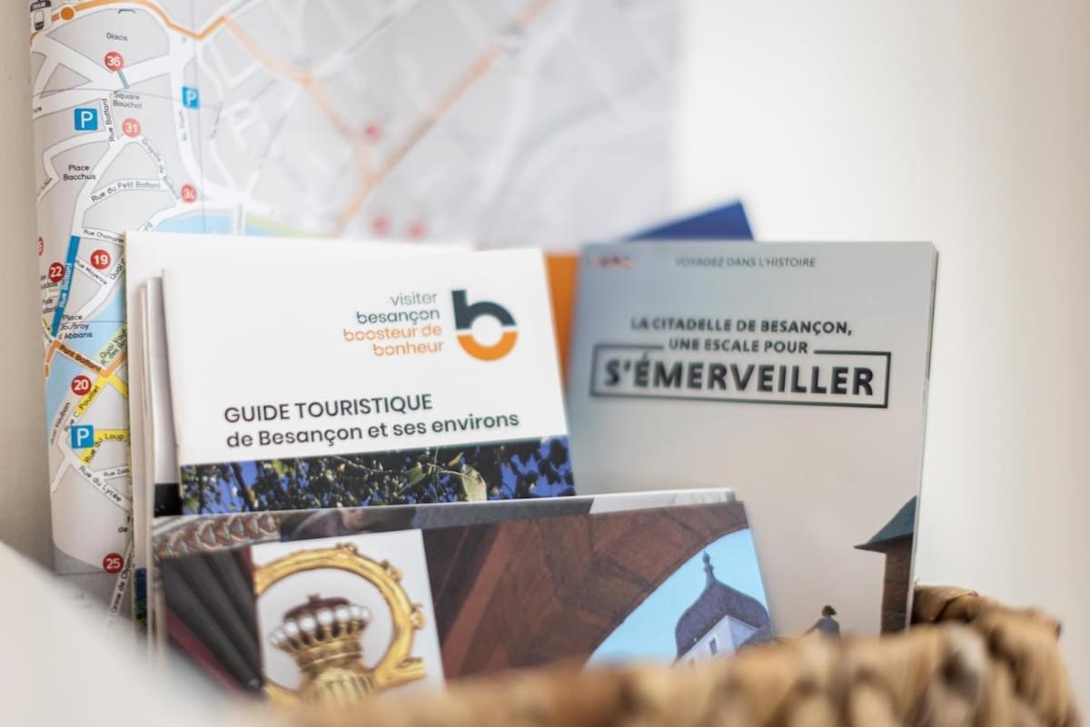 Le 17 Madeleine Appartement Besançon Buitenkant foto