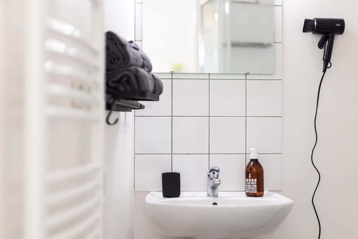 Le 17 Madeleine Appartement Besançon Buitenkant foto